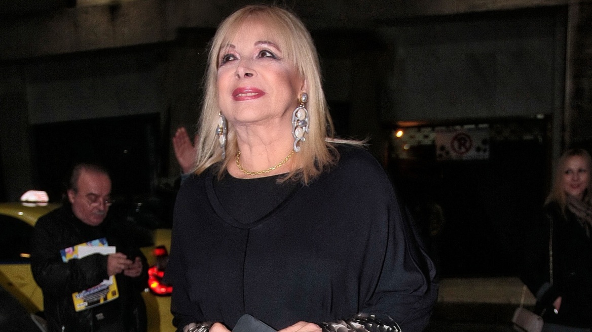 Στο νοσοκομείο η Αννα Φόνσου - Λιποθύμησε κατά τη διάρκεια παράστασης