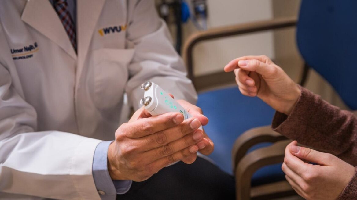 Συσκευή σε μέγεθος κινητού προλαμβάνει την ημικρανία