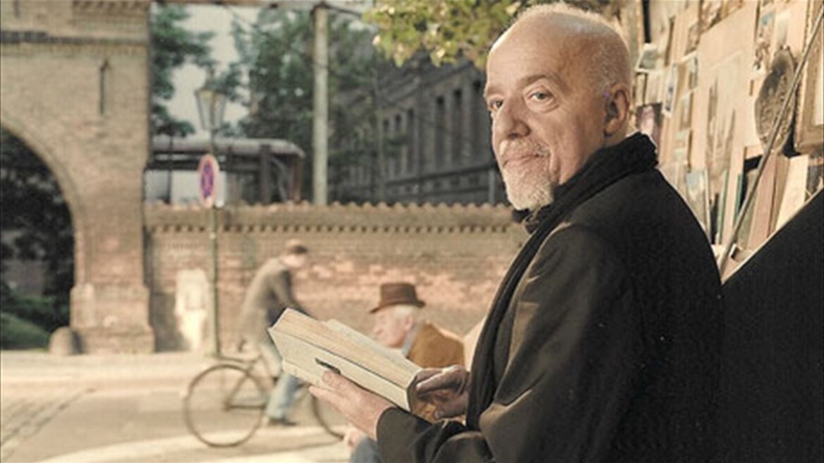 Ο Πάουλο Κοέλιο «πέταξε» παιδικό βιβλίο που είχε γράψει με τον Κόμπι Μπράιαντ: «Δεν έχει νόημα πια...»