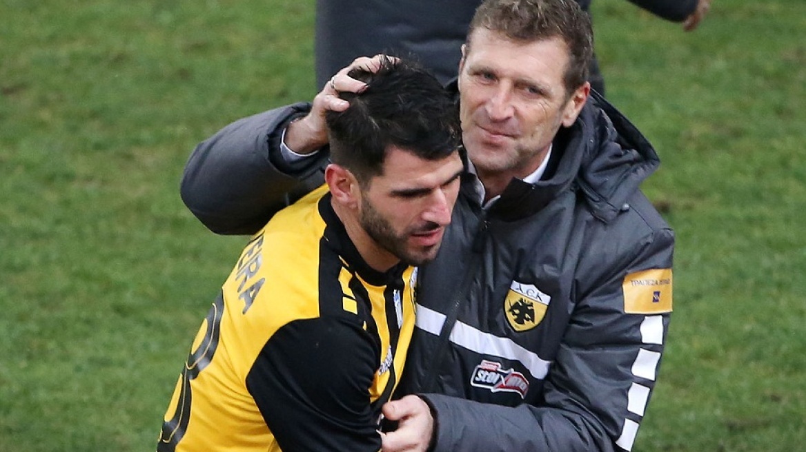 Μήνυμα Καρέρα στους παίχτες της ΑΕΚ: Δεν θέλω να βλέπω να κατεβάζετε μούτρα