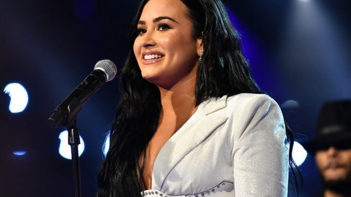 Το μυστικό της Demi Lovato για σταθερό μακιγιάζ ματιών