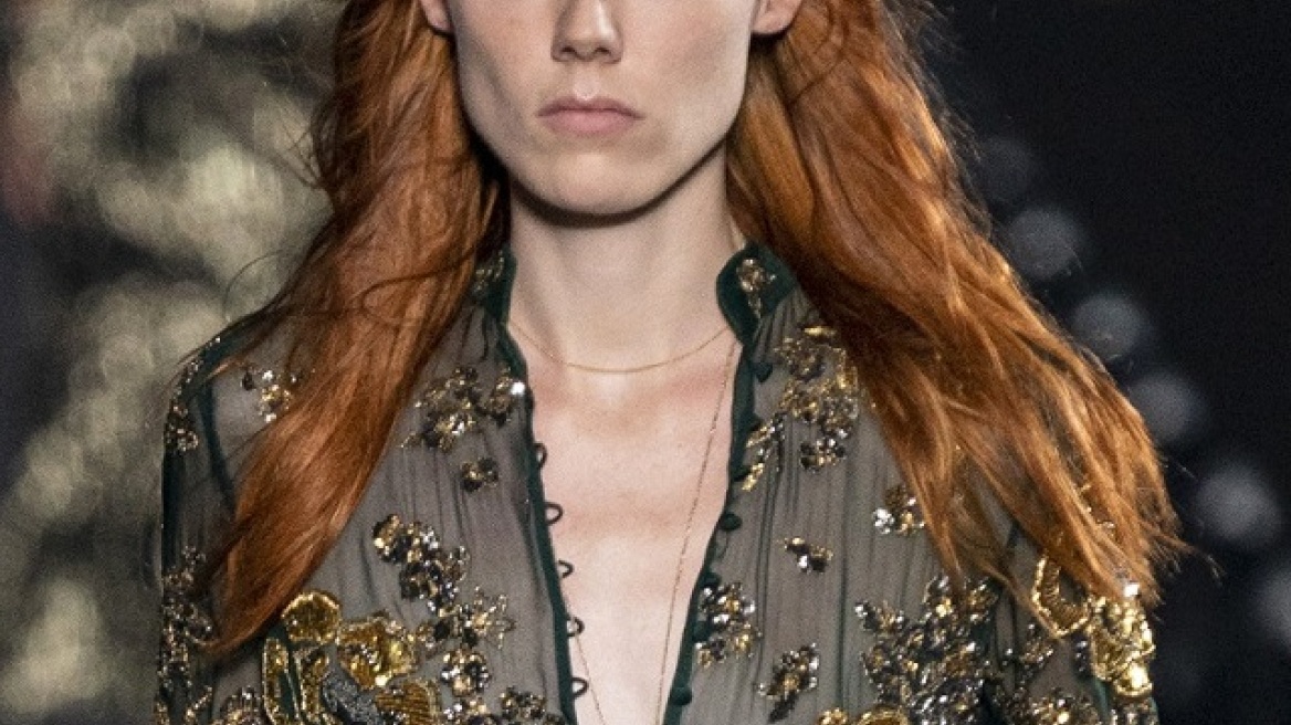 To στυλ φούστας που επιστρέφει από τα ’70s