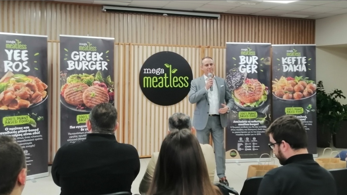 Νίκος Λούστας (Megas Yeeros): Ρίχνει στην αγορά vegan γύρο, μπιφτέκια και σουβλάκια!