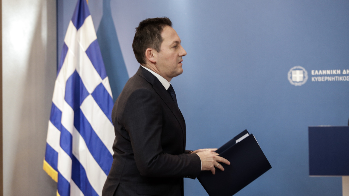 Πέτσας για Σαμαρά: Ποτέ δεν του ζητήθηκαν εξηγήσεις