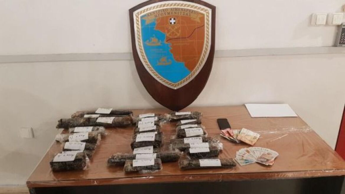 Ηγουμενίτσα: Η «Λέσι» βρήκε κρύπτες με 10 κιλά όπιο σε Ι.Χ.