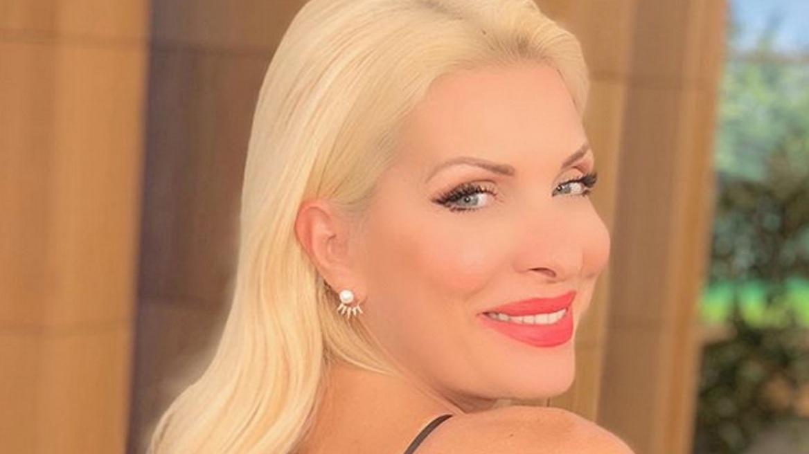 Τρεις γενιές γυναικών στην οικογένεια της Ελένης Μενεγάκη