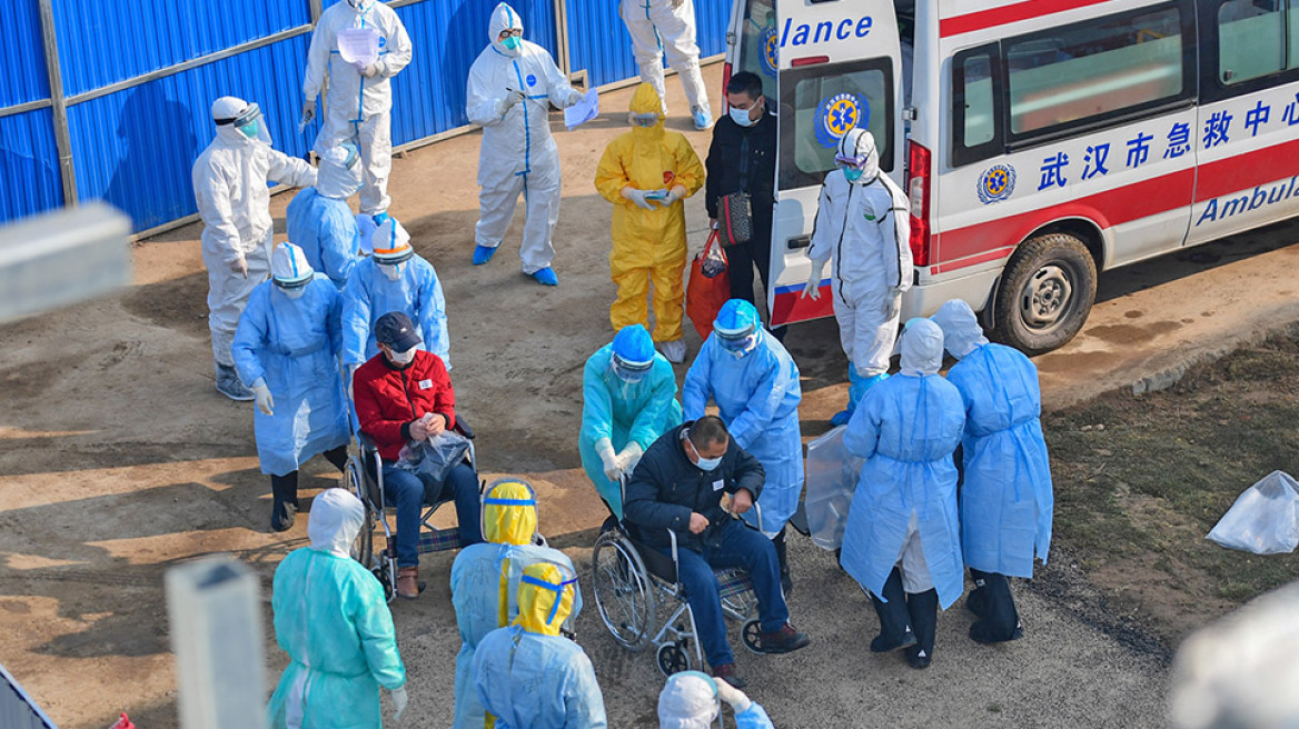 Κορωνοϊός: Ξεκίνησε η μεταφορά ασθενών στο νοσοκομείο της Ουχάν που κατασκευάστηκε σε 10 μέρες