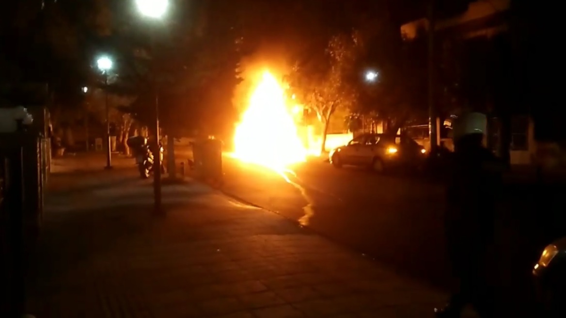 Βίντεο: Η στιγμή της έκρηξης στο αυτοκίνητο του εκδότη Νίκου Καραμανλή στην Αγία Βαρβάρα