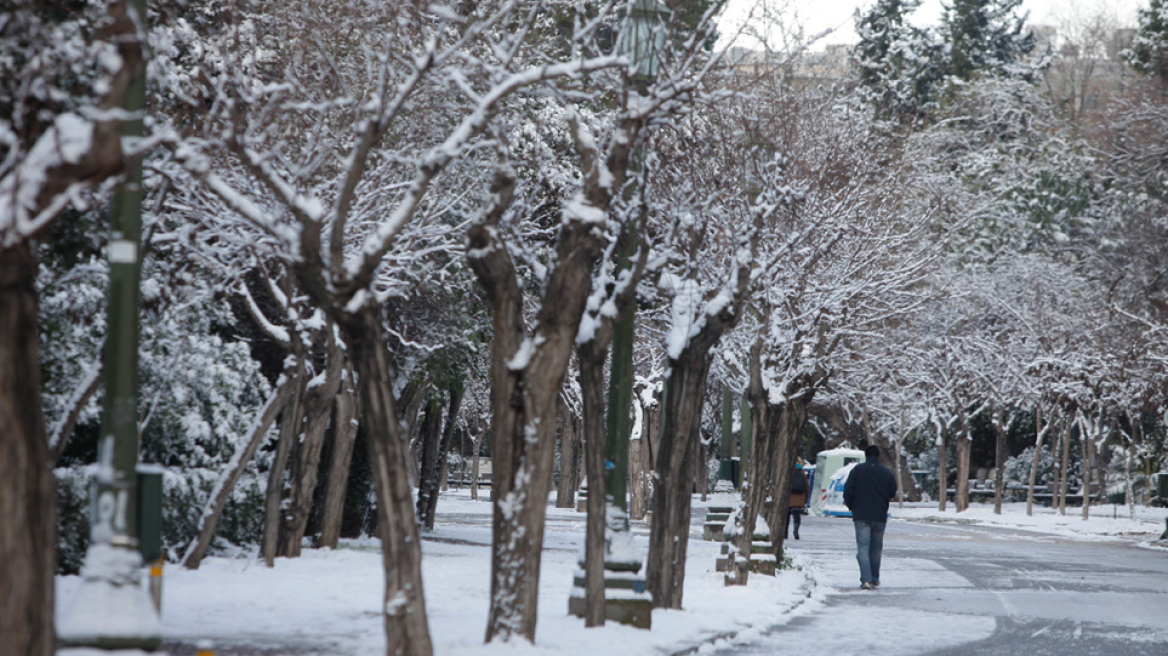 Καιρός: Τσουχτερό κρύο και χιόνια στη Βόρεια Ελλάδα - Χαλάζι στο Αιγαίο