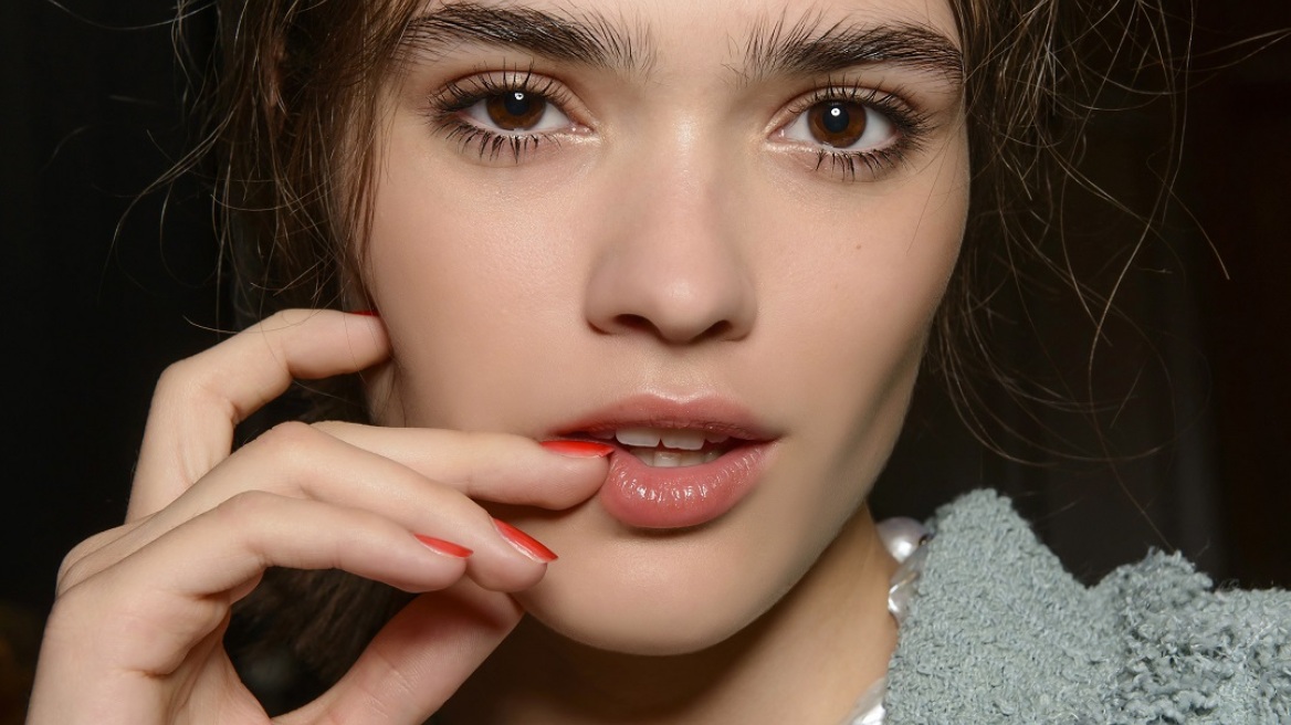 10 βερνίκια νυχιών για να υποδεχτείς με πάθος τη γιορτή του Αγίου Βαλεντίνου