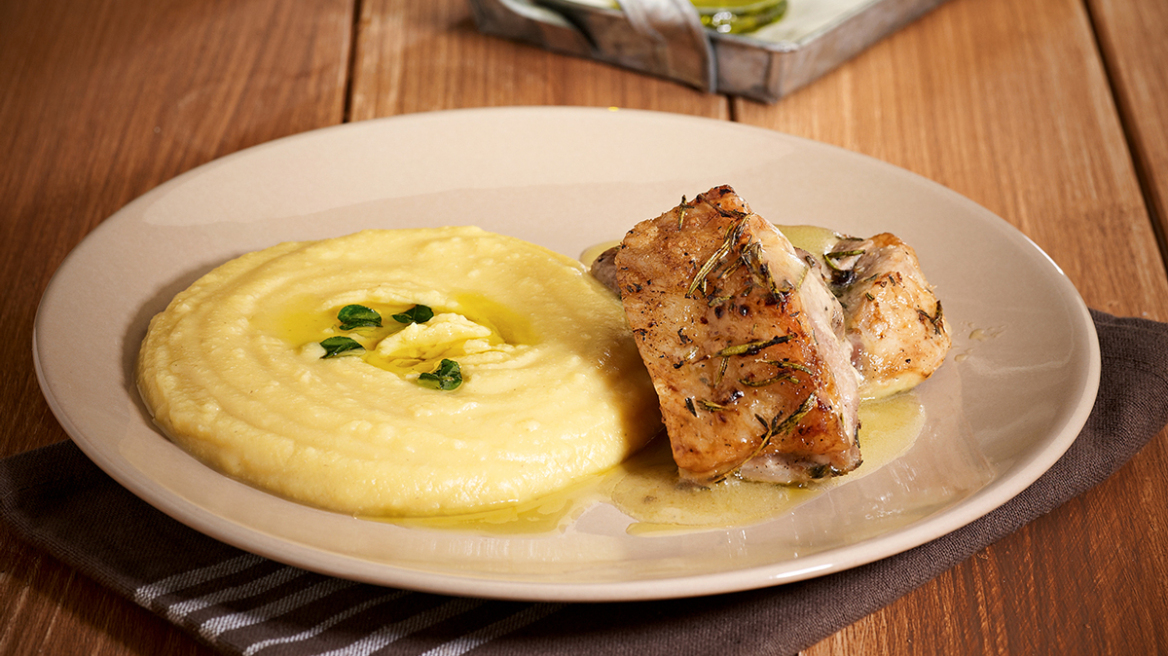 Αρνάκι ψητό με αρωματικά και φάβα Φενεού