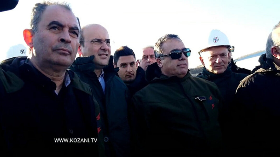  Με μαντινάδα απάντησε ο Χατζηδάκης στις μαύρες σημαίες στη μονάδα της ΔΕΗ «Πτολεμαΐδα 5»