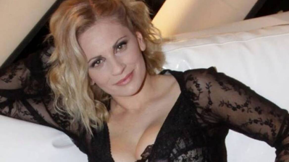 Η Θεοφανία Παπαθωμά δημοσίευσε το πρώτο της εξώφυλλο πριν από 21 χρόνια 