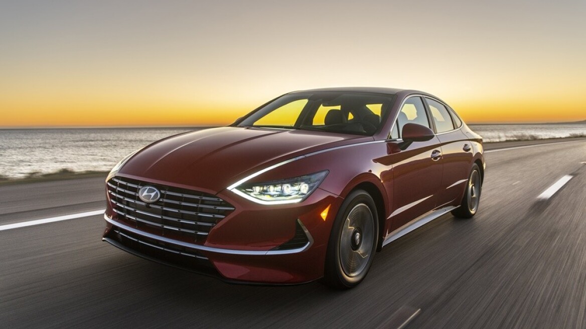 Hyundai Sonata Hybrid με φωτοβολταϊκά πάνελ οροφής