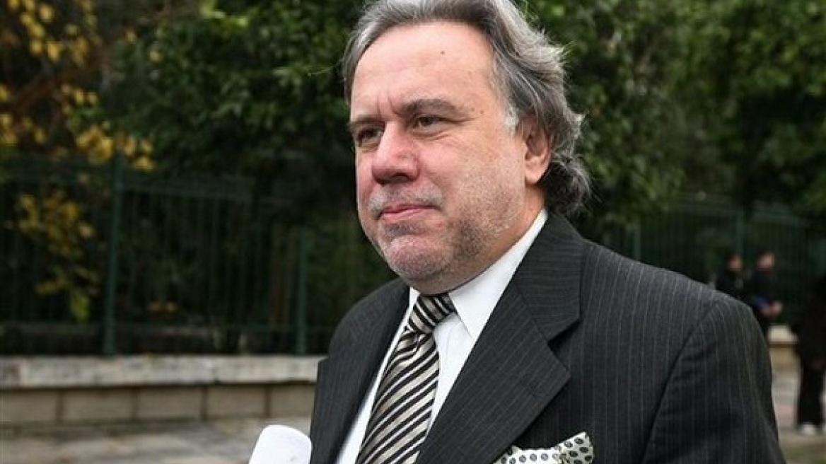 Κατρούγκαλος: Έπεσα... Δεν άκουσα τον Τσώρτσιλ 