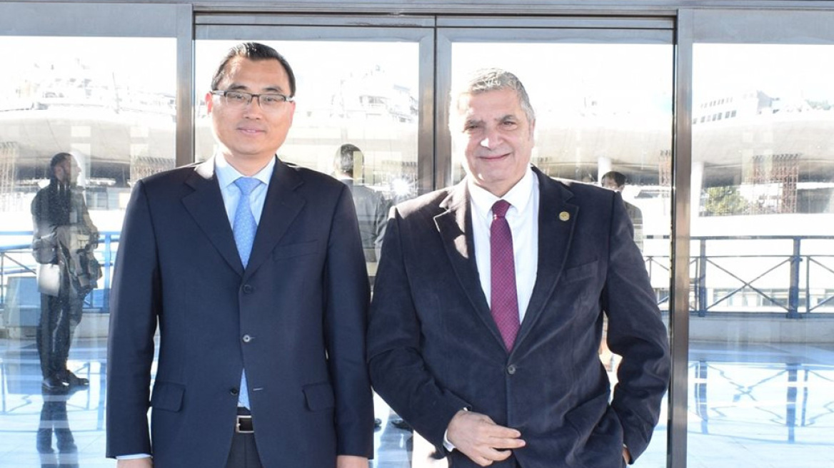 Επίσκεψη Πατούλη στον ΟΛΠ για την επέκταση του επιβατικού λιμένα