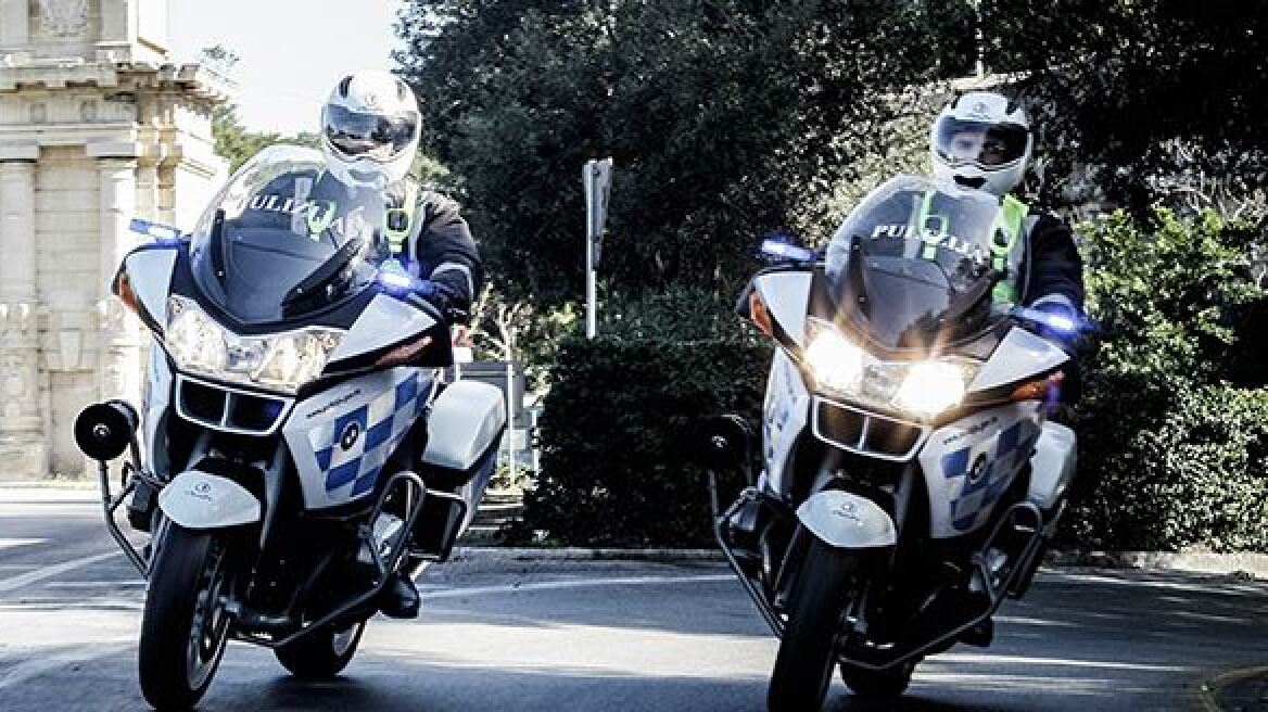 Μάλτα: Χειροπέδες για απάτη σε περισσότερους από τους μισούς τροχονόμους της χώρας!