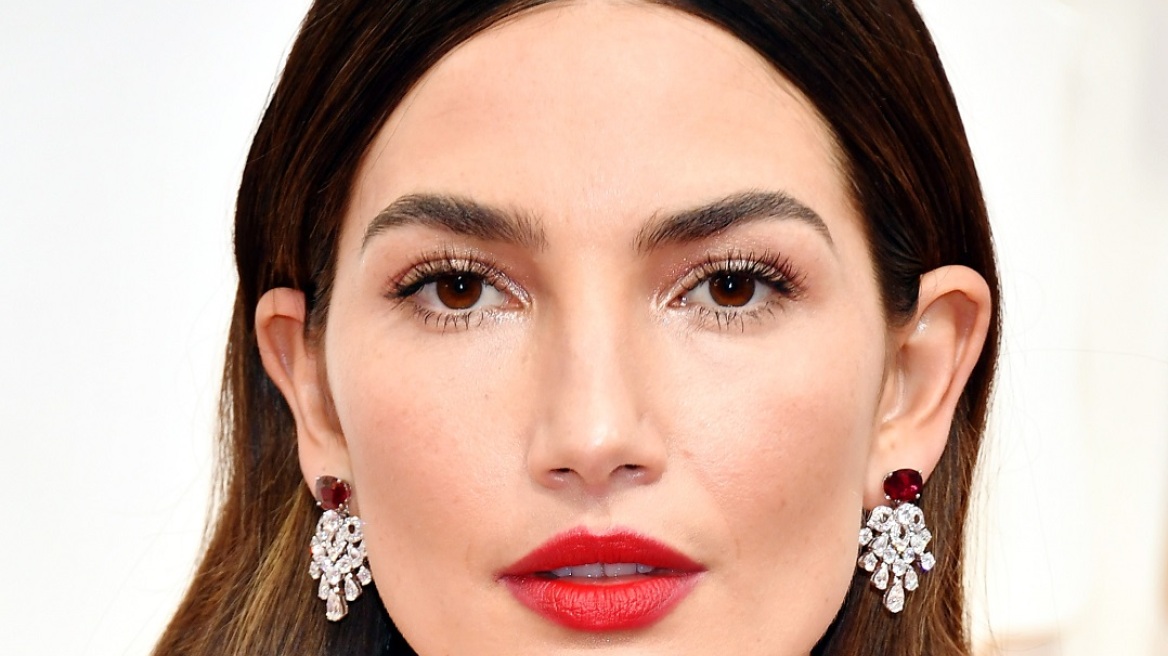 2 tips της makeup artist, Carolina Gonzalez, για αισθησιακό κόκκινο χρώμα στα χείλη