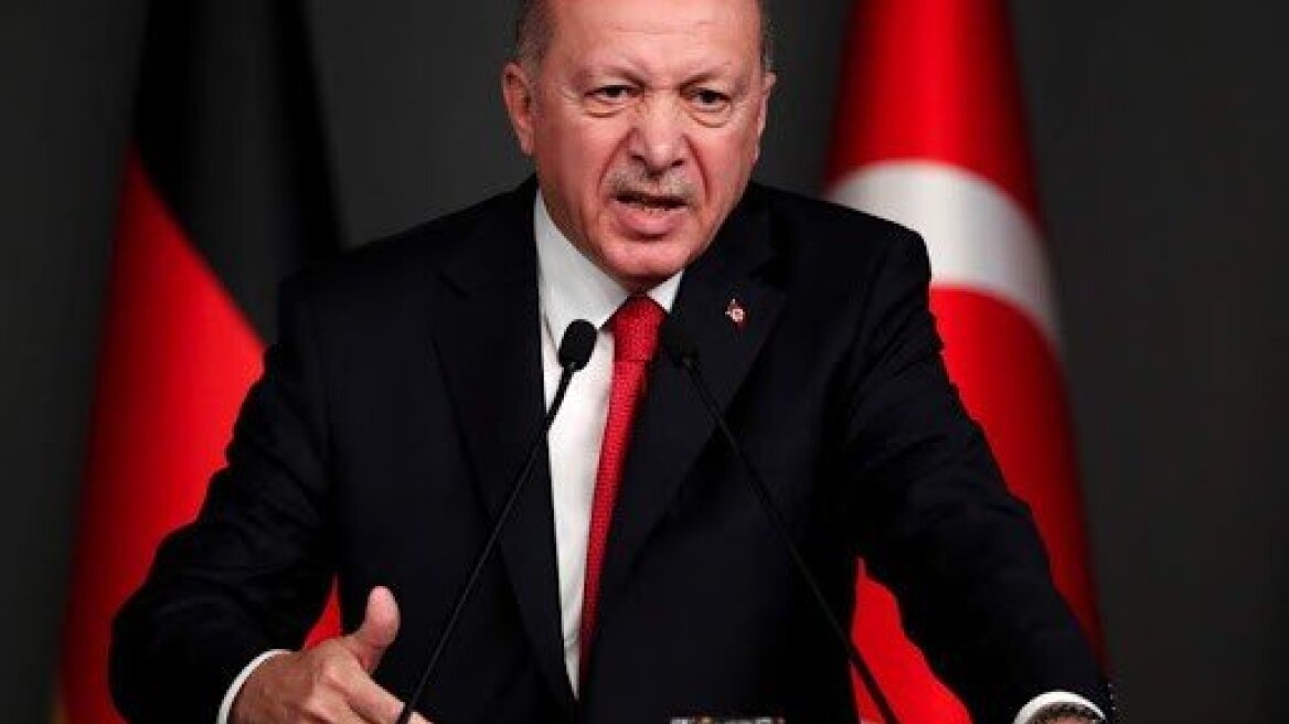 Ο Ερντογάν «αιμορραγεί» δολάρια και σήμερα για να στηρίξει τη λίρα που έπεσε σε νέο χαμηλό