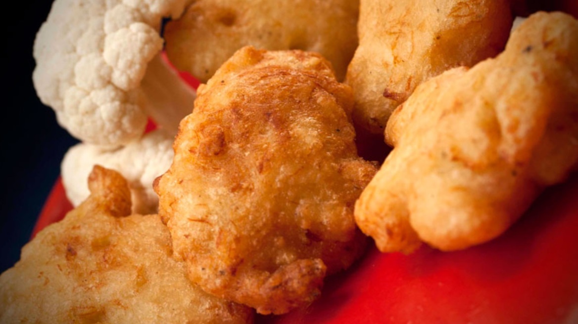 Κροκέτες μπακαλιάρου με κρυμμένο κουνουπίδι