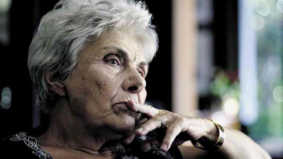 Κική Δημουλά: Παραμένει διασωληνωμένη στην Εντατική -  Το ιατρικό ανακοινωθέν