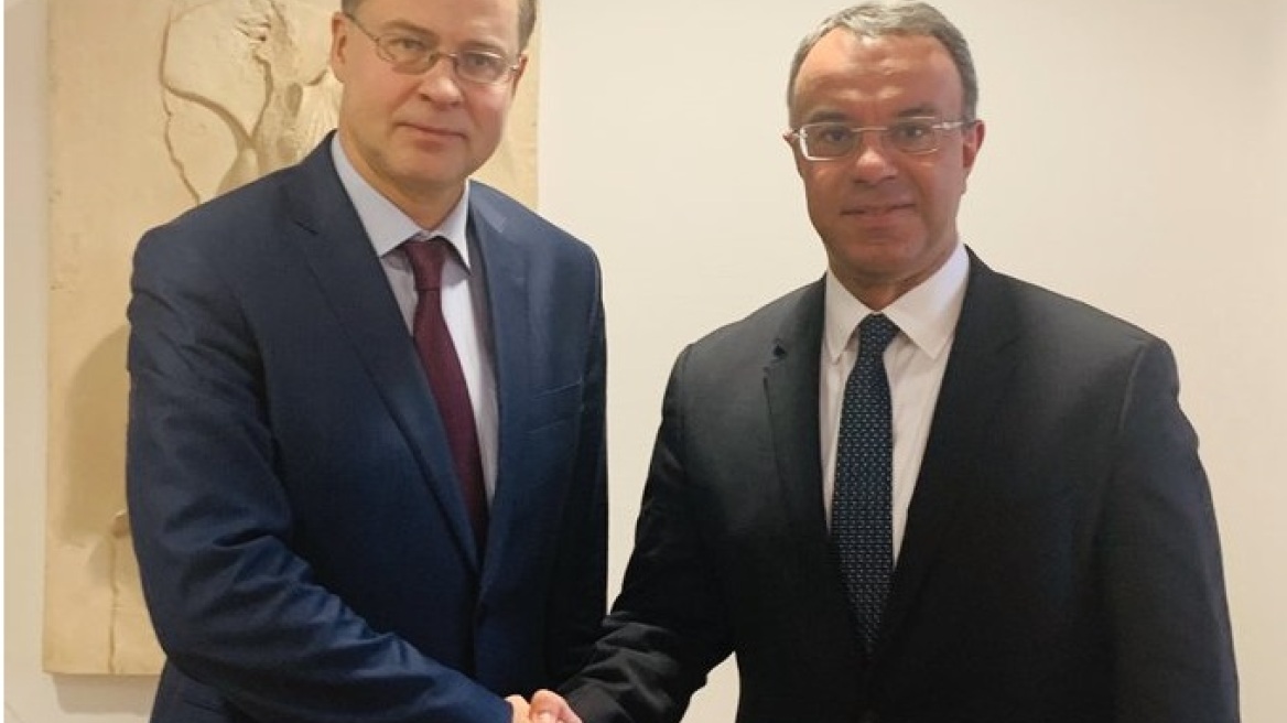 Συνάντηση Ντομπρόβσκις - Σταϊκούρα: Η Ελλάδα να συνεχίσει με μεταρρυθμίσεις και υπεύθυνη δημοσιονομική πολιτική