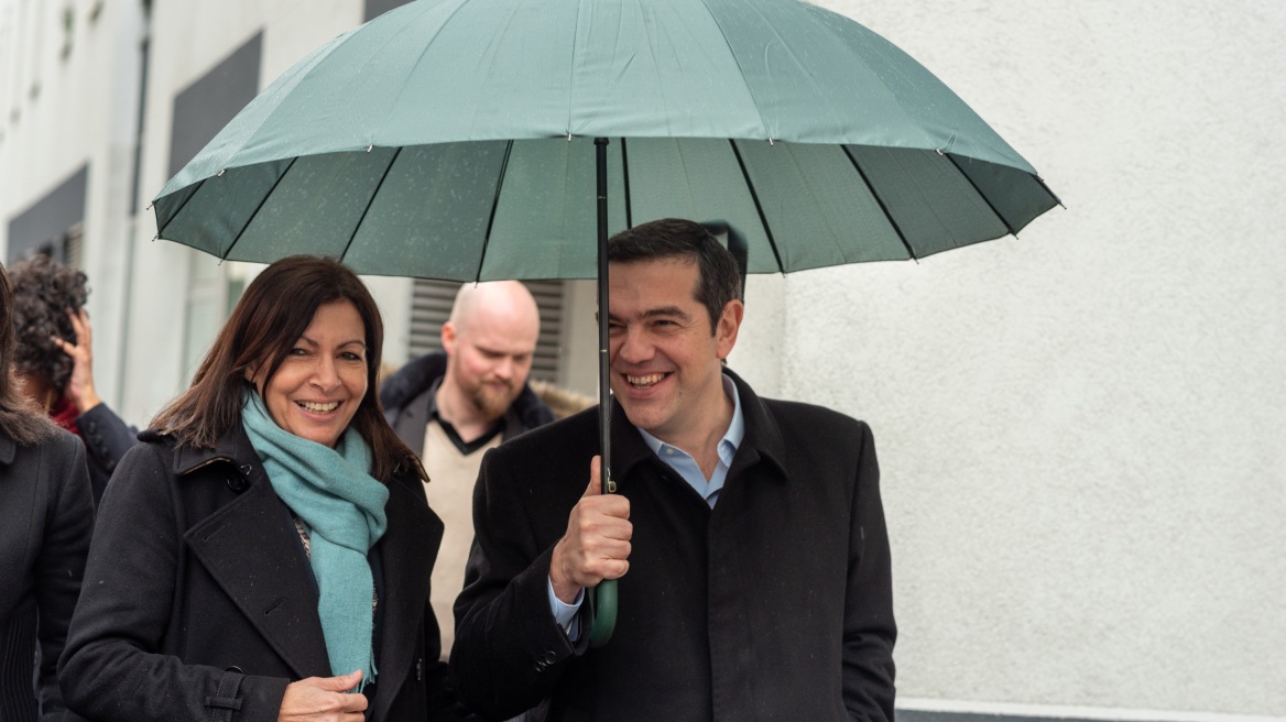Γαλλία: Στήριξη Τσίπρα στη δήμαρχο του Παρισιού Αν Ινταλγκό