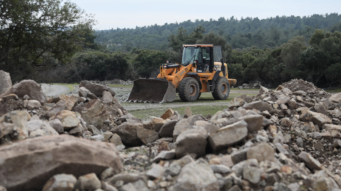 Μεταναστευτικό: Τη Δευτέρα ξεκινούν τα έργα για τις κλειστές δομές