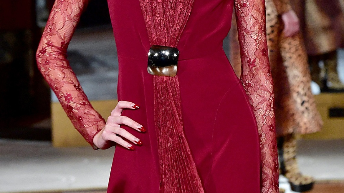 Ο οίκος Prabal Gurung μας συστήνει ένα πολύ ενδιαφέρον vampy μανικιούρ