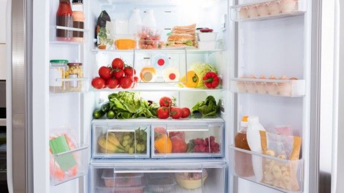 Πώς θα καθαρίσεις τέλεια το ψυγείο σου