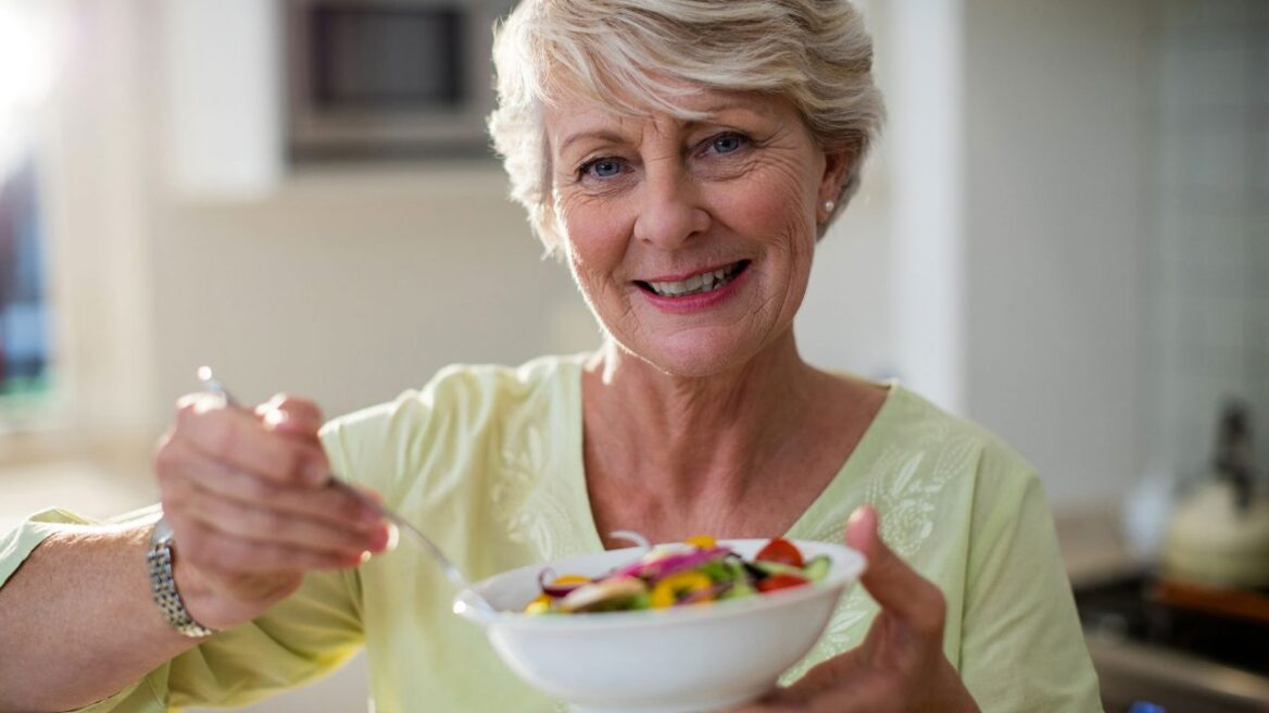 Δυνατή μνήμη και σφρίγος μετά τα 65 για όσους τρέφονται έτσι
