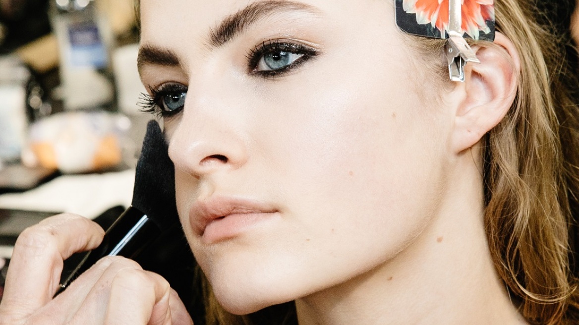 10 πολυτελή πινέλα για επαγγελματικό αποτέλεσμα στο μακιγιάζ