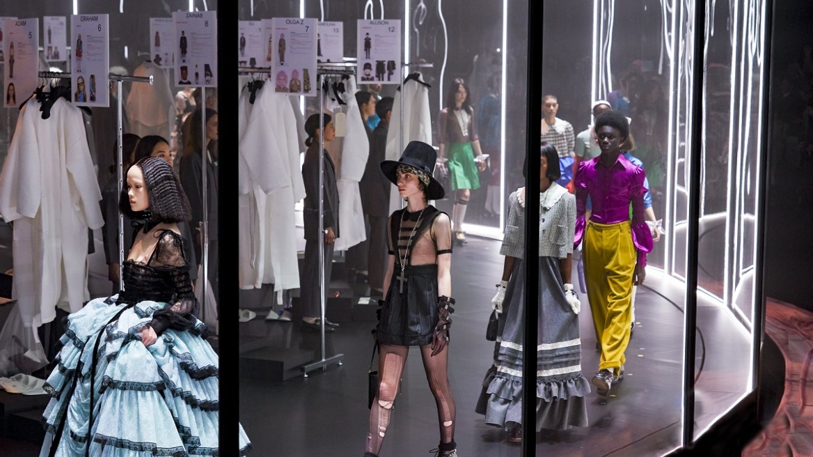 Τα μοντέλα του οίκου Gucci ντύθηκαν στην πασαρέλα