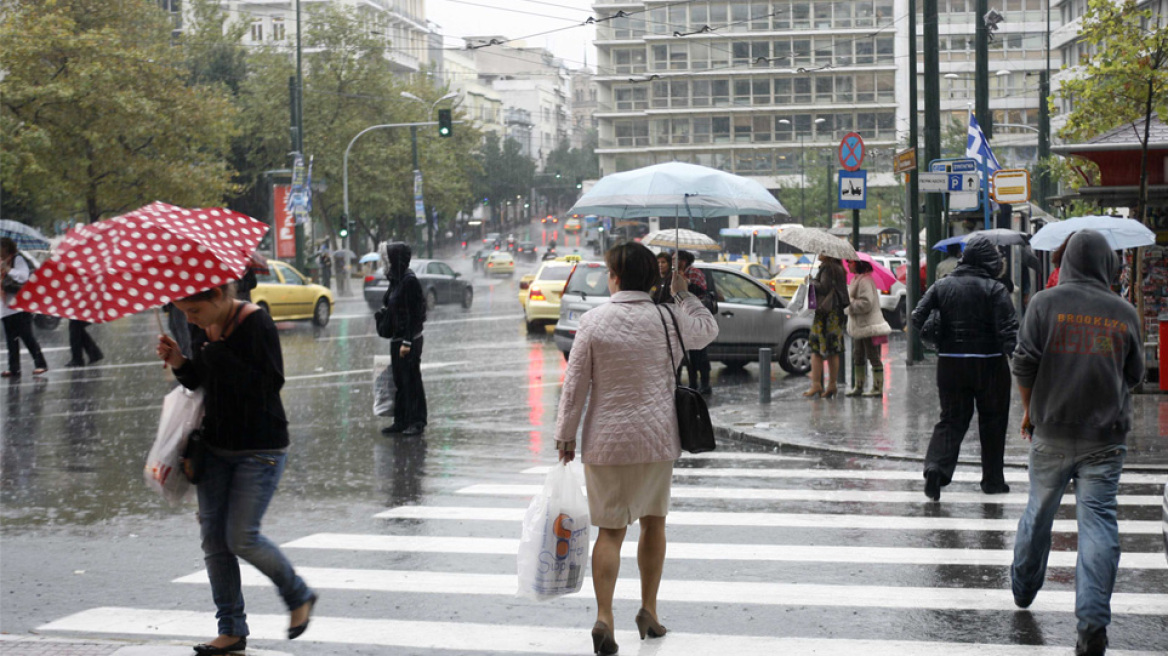 Καιρός: Τσικνοπέμπτη με βροχές σε κάθε γωνιά της χώρας - Πότε θα «χτυπήσουν» οι καταιγίδες την Αττική