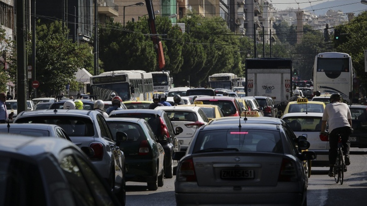 Κίνηση: Αποκαταστάθηκε η κυκλοφορία των οχημάτων στην Κατεχάκη 