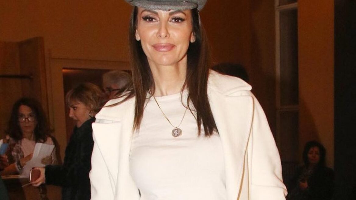 H Μπέτυ Μαγγίρα φόρεσε το πιο κολακευτικό στυλ παντελονιού