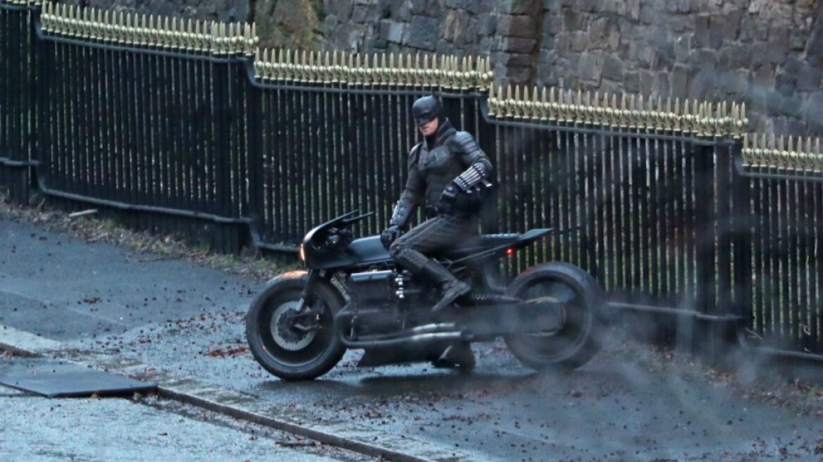 Video: O Batman… σαβουριάστηκε!