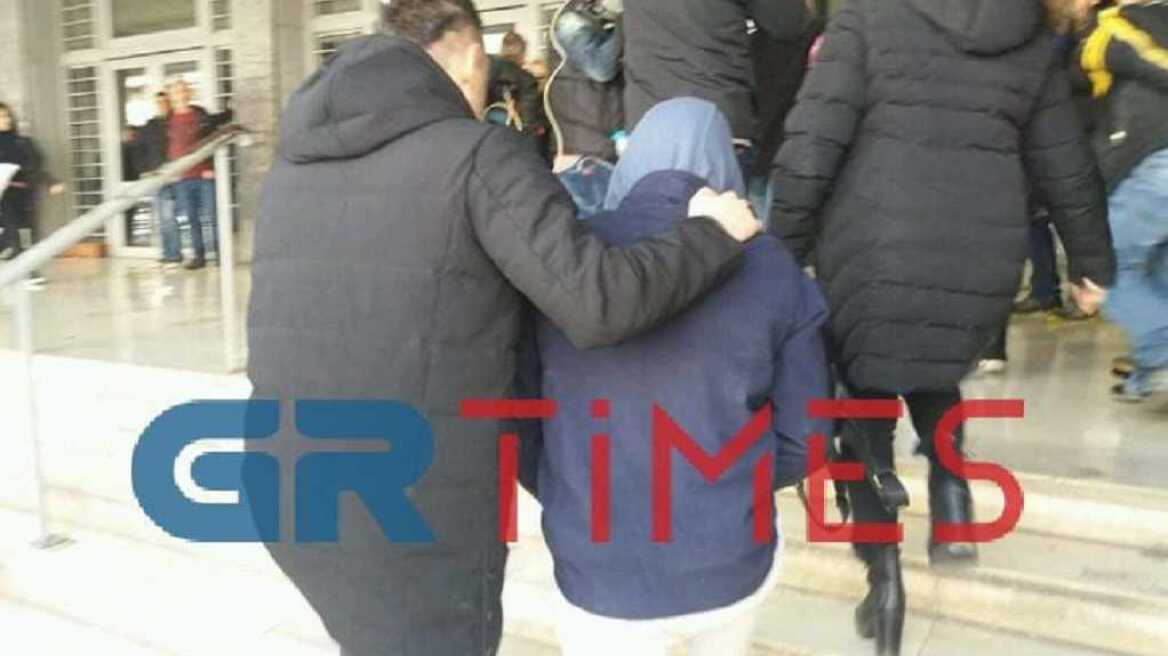 Θεσσαλονίκη: Προφυλακιστέος και ο 4ος αδερφός για τη δολοφονία του ιδιοκτήτη ταχυφαγείου