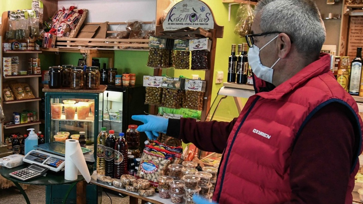 Κορωνοϊός: Άνδρες άνω των 70 και πάσχοντες από χρόνιες νόσους τα περισσότερα θύματα, λένε οι έρευνες