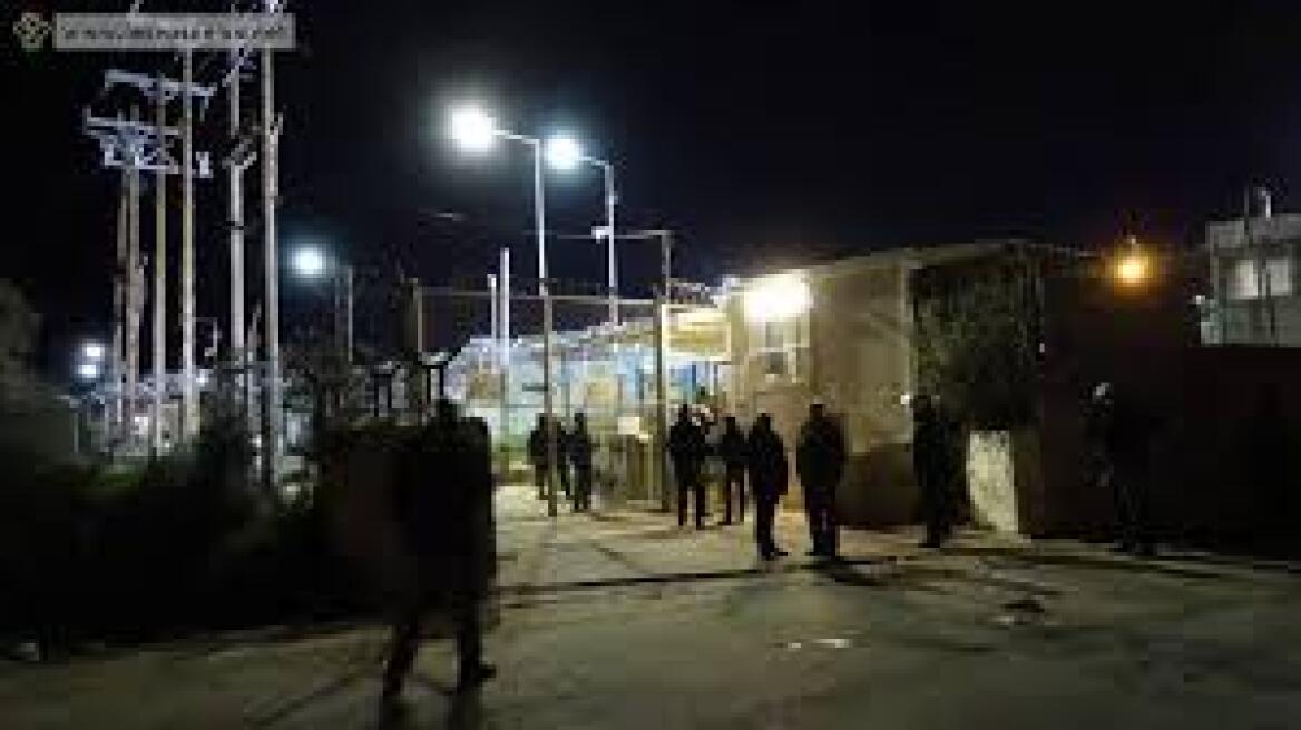 Λέσβος: Άγρια επεισόδια στη Μόρια μετά τη δολοφονία 16χρονου Αφγανού - 4 οι τραυματίες