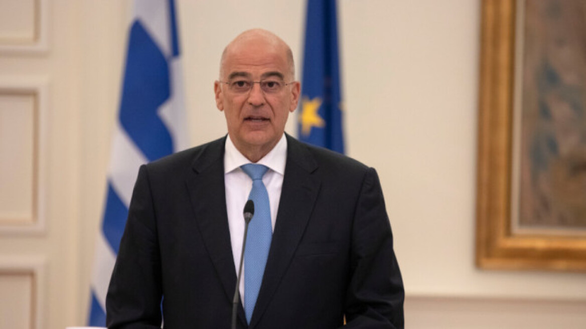 Δένδιας: Το συγκινητικό βίντεο με τους μαθητές σχολείου στη Γκάνα