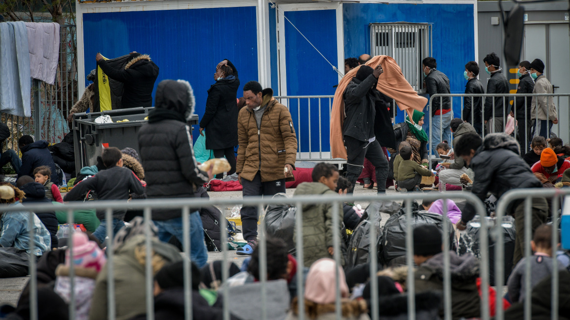 Μυτιλήνη: Νέα fake news «κατέβασαν» τους μετανάστες από τη Μόρια στο λιμάνι