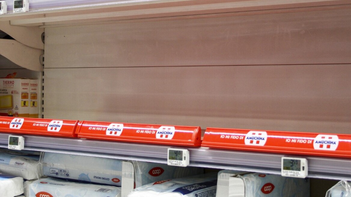 Κορωνοϊός - Βρετανία: Άδεια τα ράφια σούπερ μάρκετ στο Λονδίνο