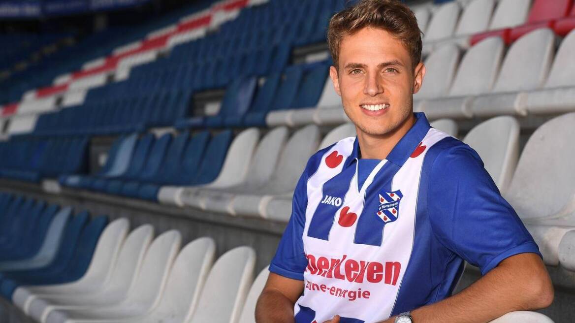 «Βλέπει» Χεγκ η ΑΕΚ για την άμυνα