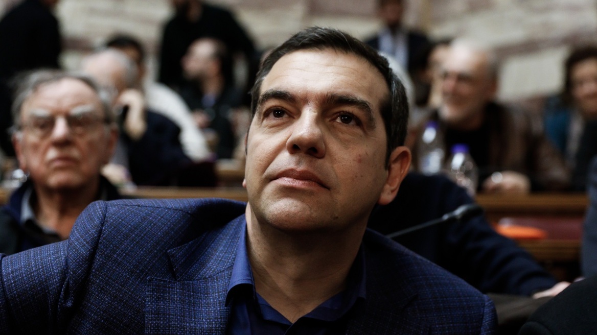 Αλέξης Τσίπρας: Γιορτάζει, πατάει γκάζι και τραγουδάει Μητροπάνο σε βίντεο του 2015!