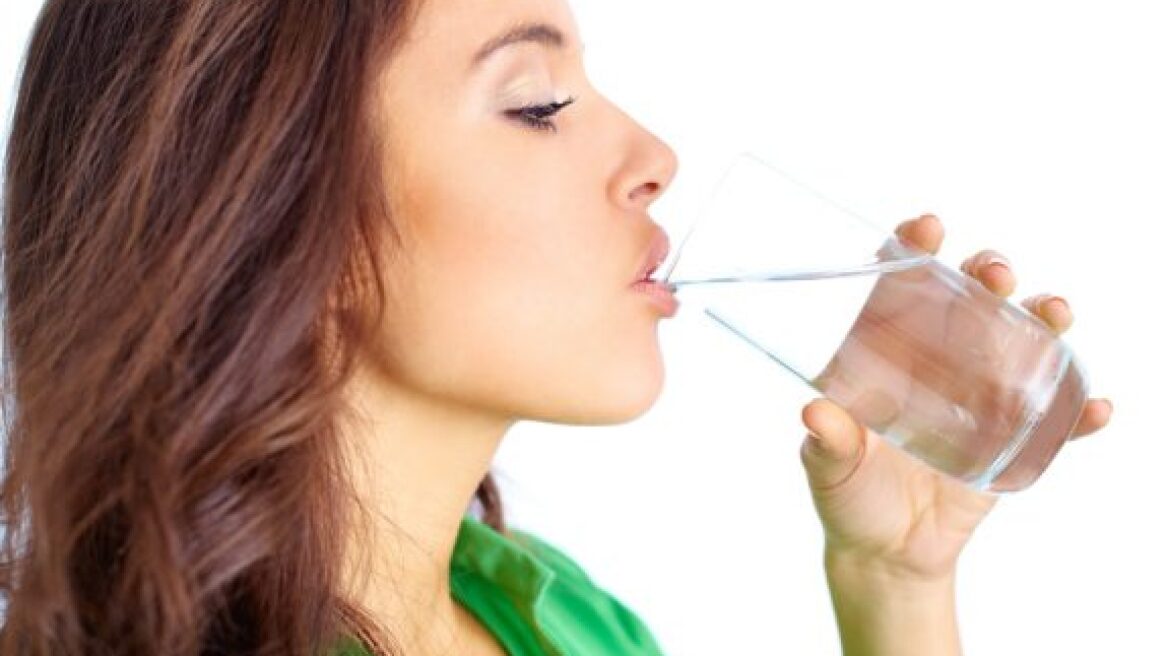 5 τρόποι να πίνεις περισσότερο νερό