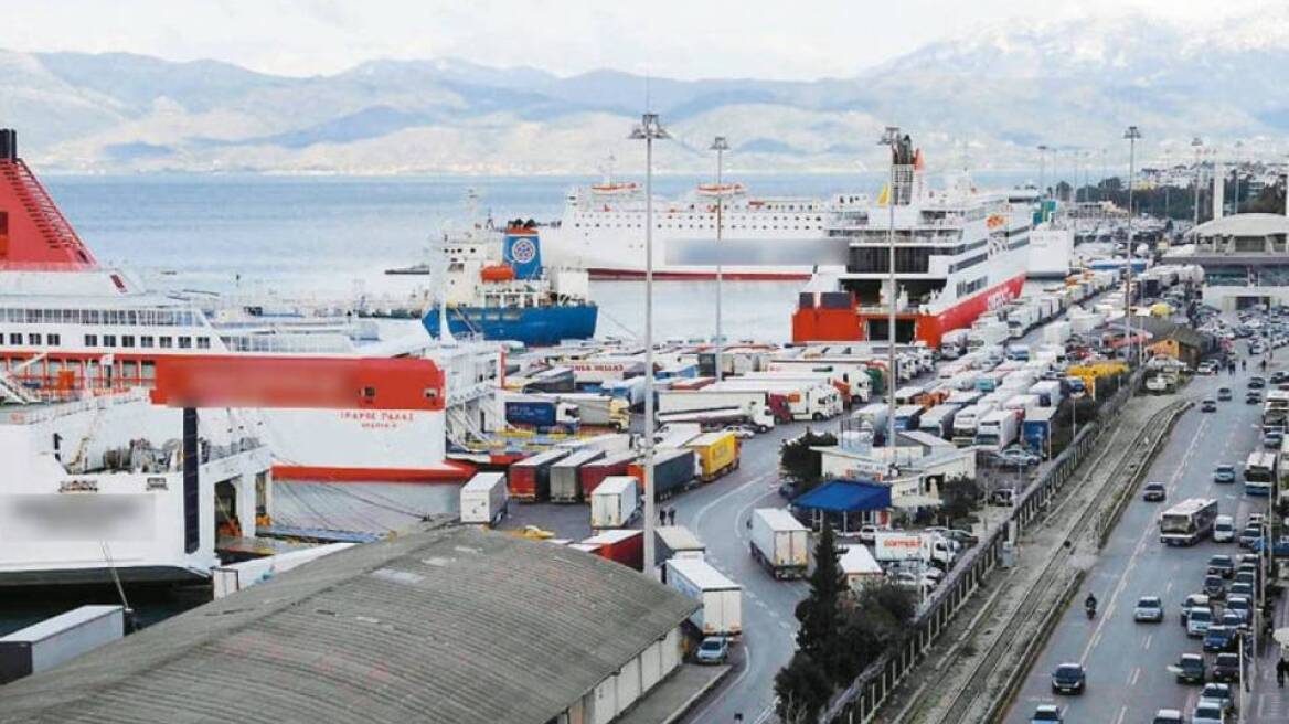 Πάτρα: Τέσσερις αλλοδαποί επιχείρησαν να φύγουν παράνομα από τη χώρα με πλαστά έγγραφα