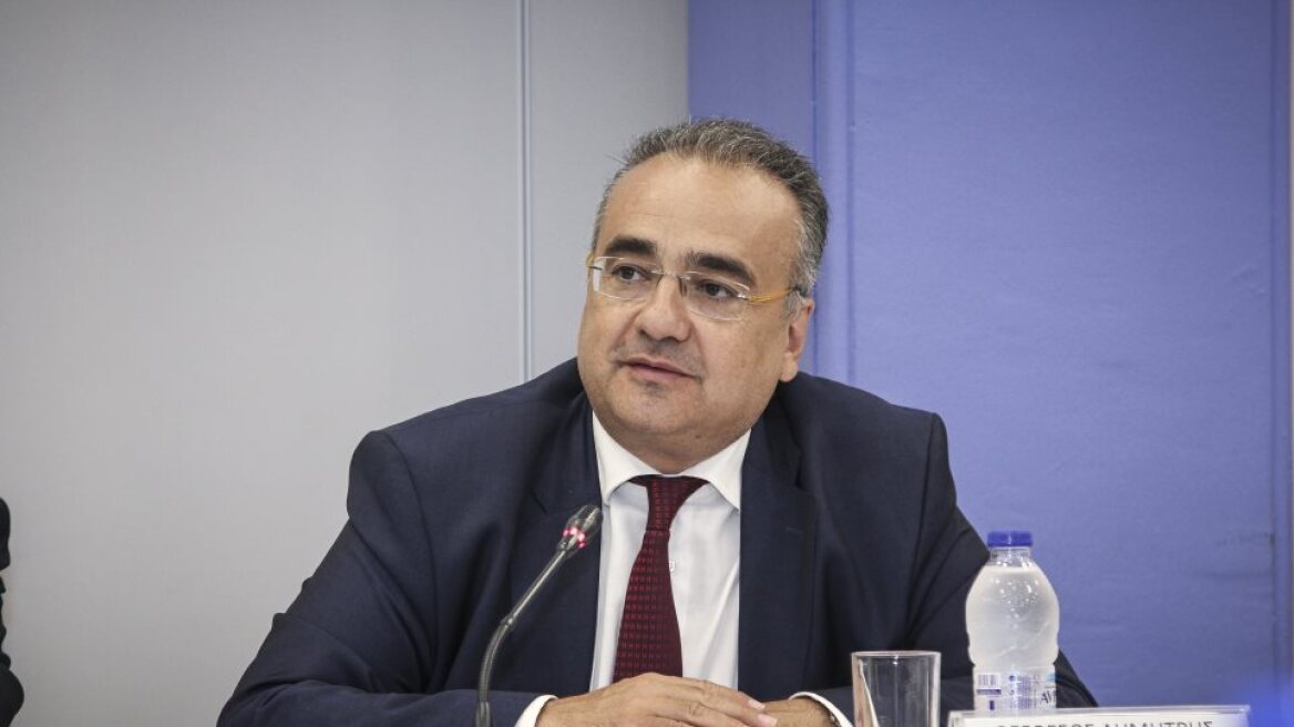 Κορωνοϊός: Kαι οι ασκούμενοι δικηγόροι να λάβουν το επίδομα των 800 ευρώ, ζητά ο Βερβεσός