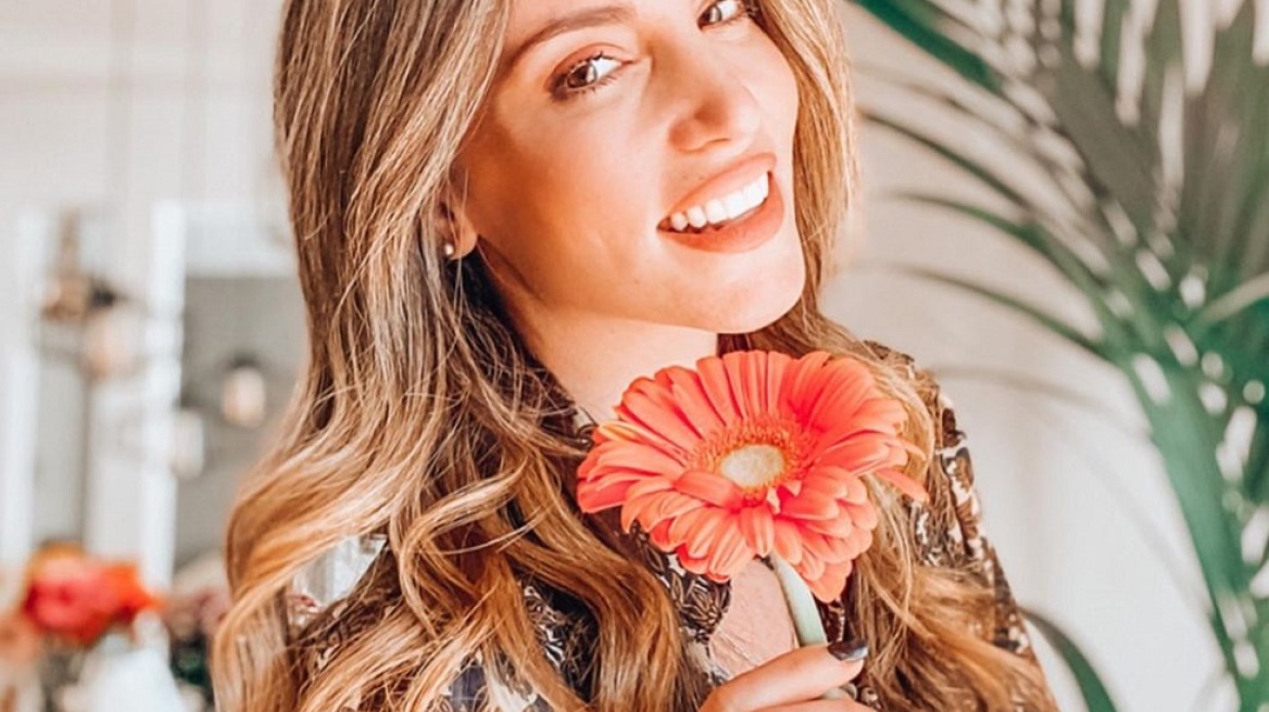 Αθηνά Οικονομάκου: Εξόρμηση στα χιόνια για την εγκυμονούσα ηθοποιό