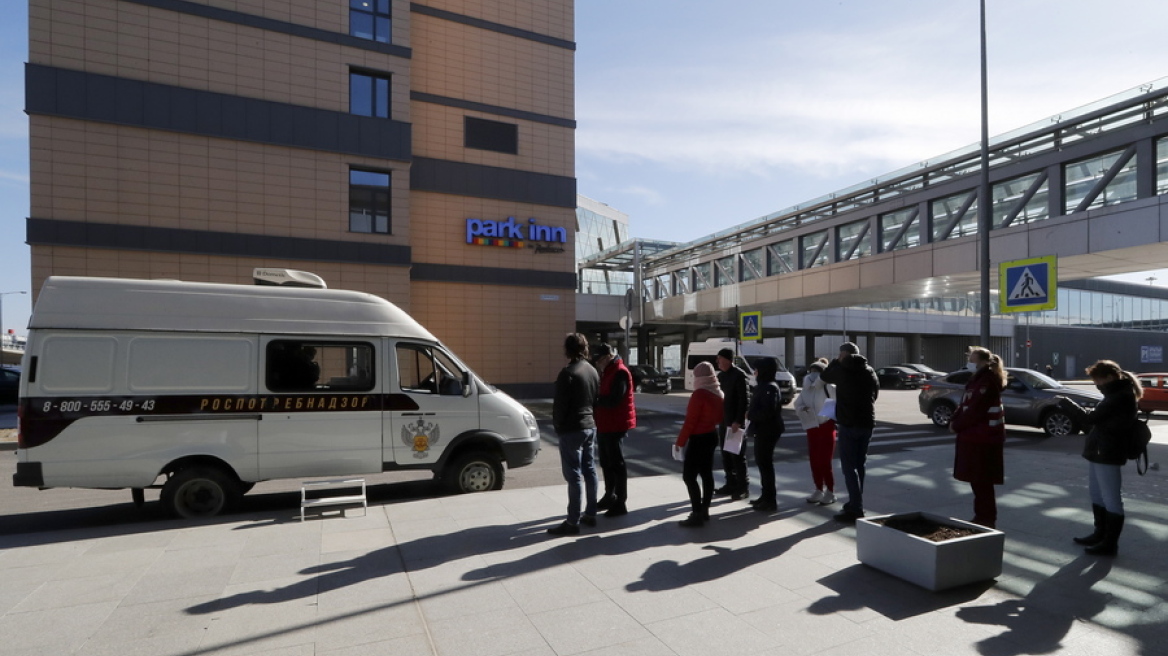 Κορωνοϊός – Ρωσία: «Λουκέτο» σε κέντρα διασκέδασης και κινηματογράφους – Απαγορεύονται οι ναργιλέδες